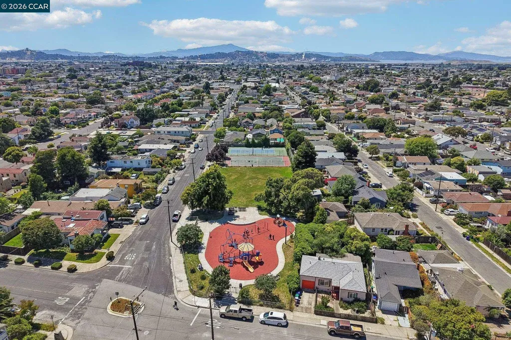 743 30th Street Richmond CA 94804