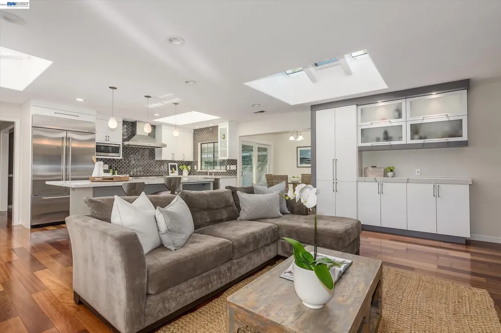 11 La Fond Lane Orinda CA 94563