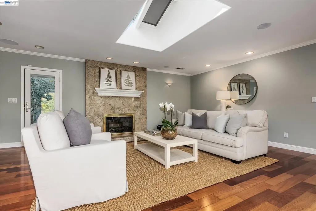 11 La Fond Lane Orinda CA 94563