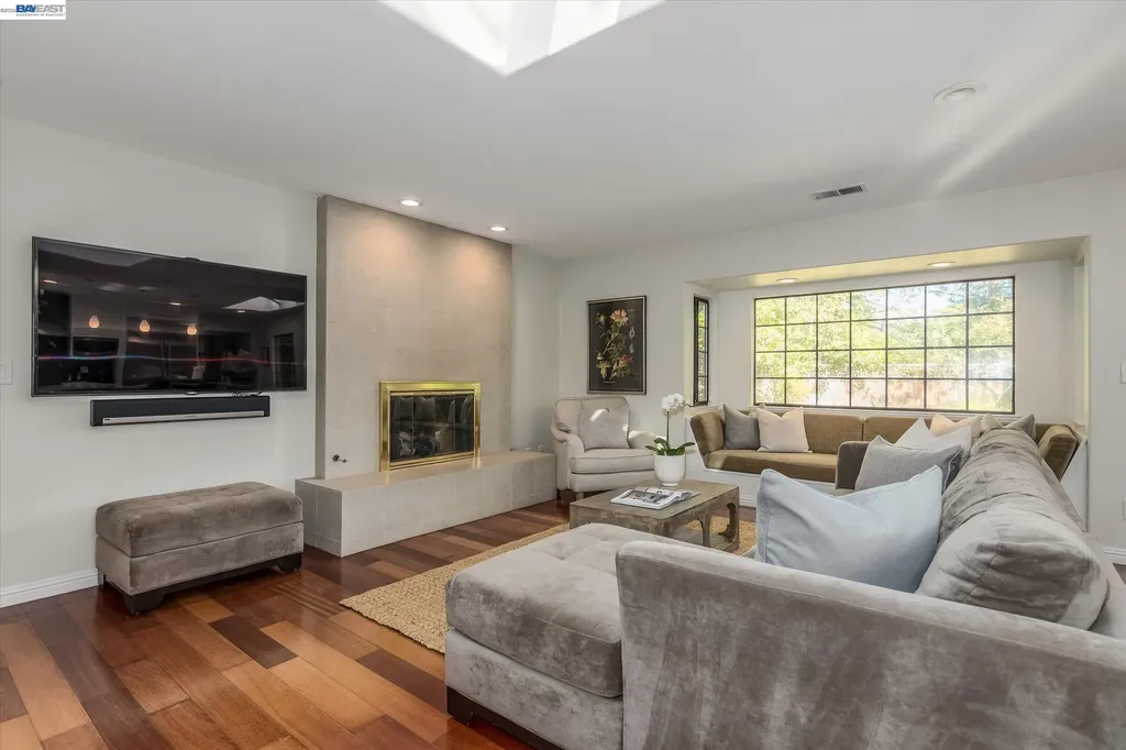 11 La Fond Lane Orinda CA 94563