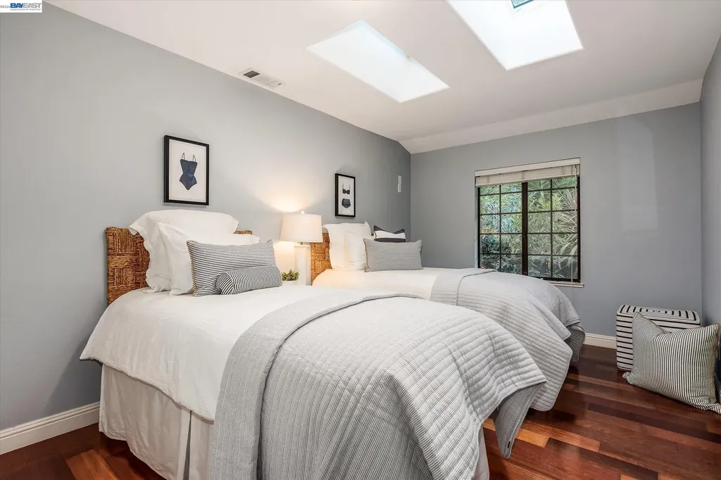 11 La Fond Lane Orinda CA 94563