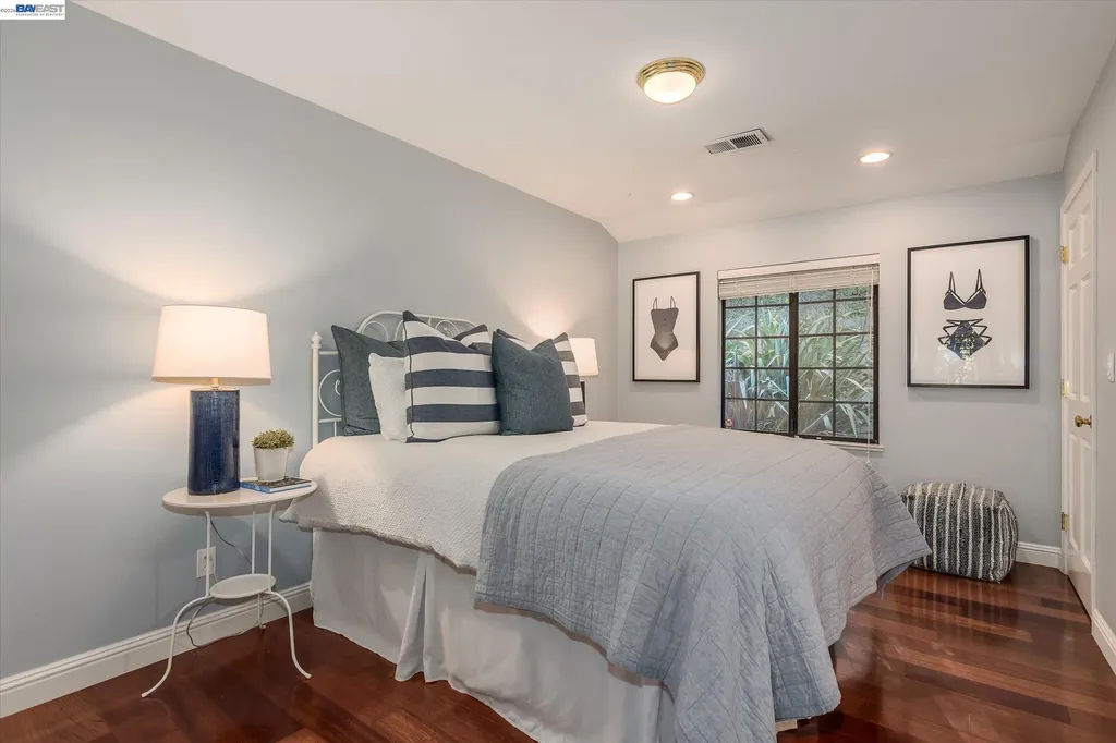 11 La Fond Lane Orinda CA 94563