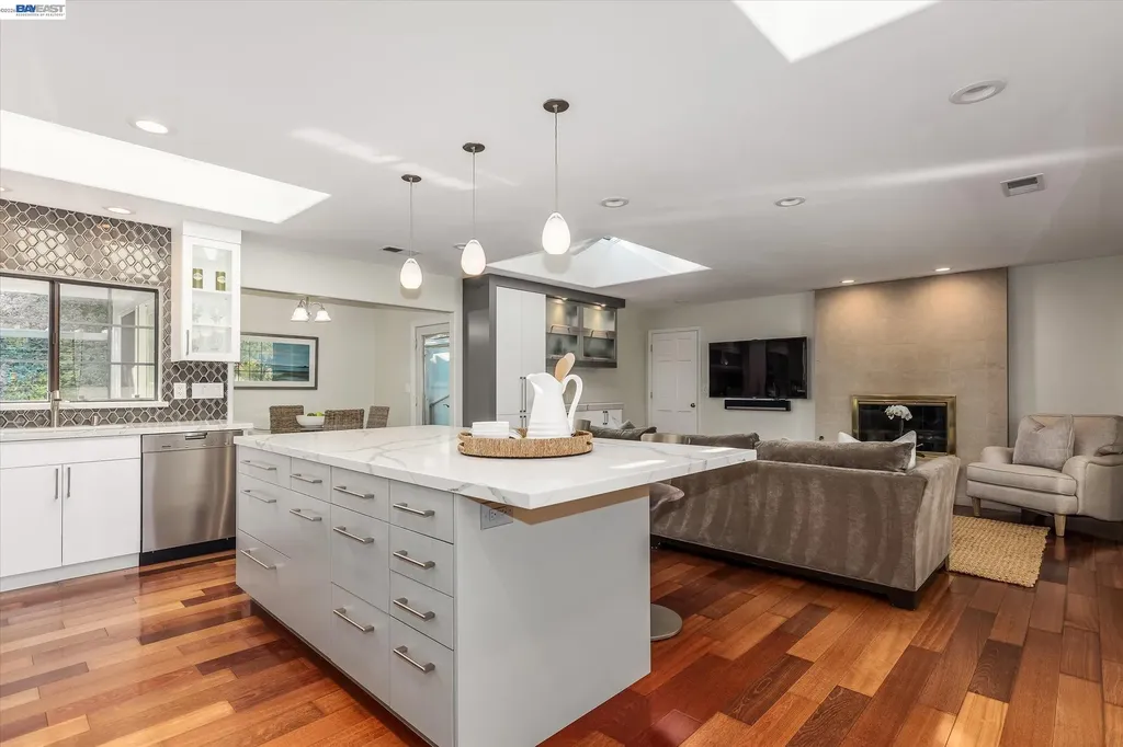 11 La Fond Lane Orinda CA 94563