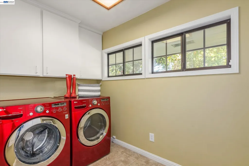 11 La Fond Lane Orinda CA 94563