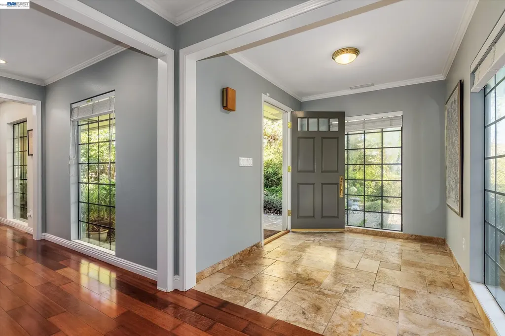11 La Fond Lane Orinda CA 94563