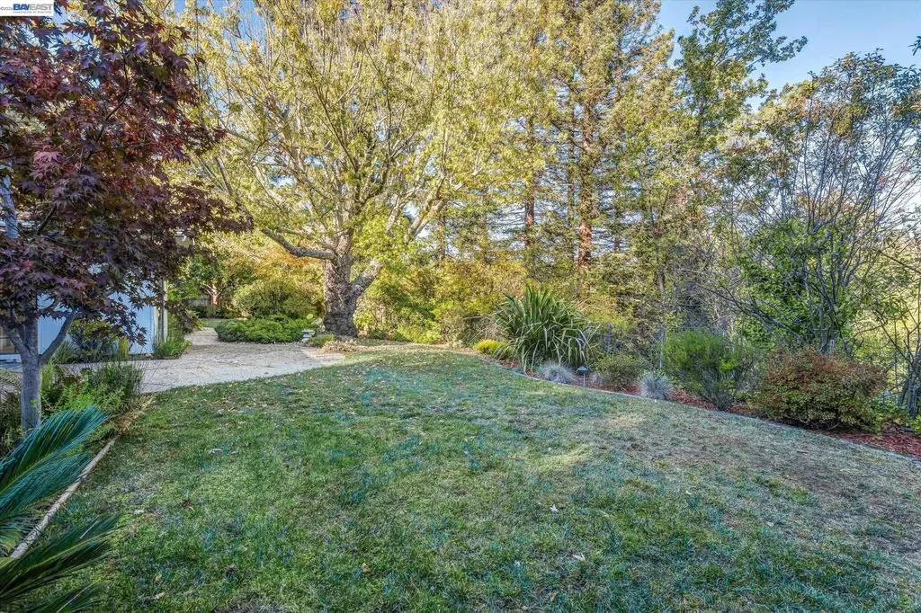 11 La Fond Lane Orinda CA 94563