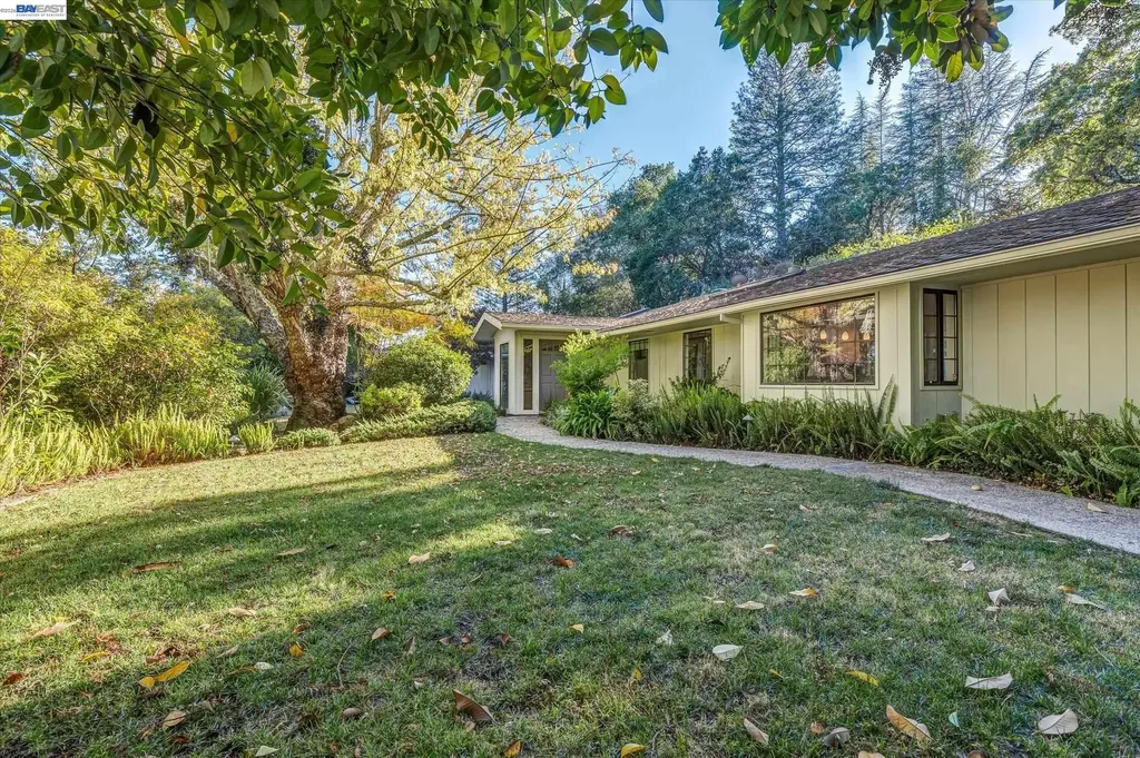 11 La Fond Lane Orinda CA 94563