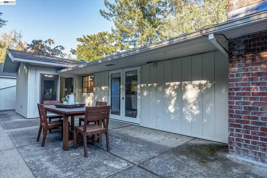 11 La Fond Lane Orinda CA 94563