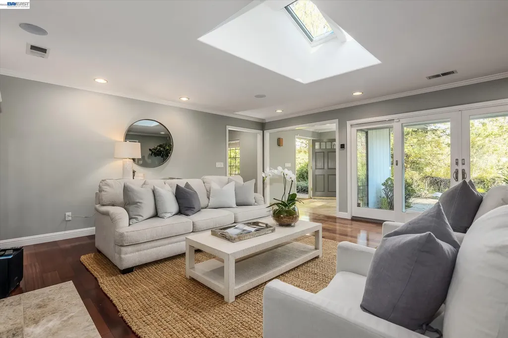 11 La Fond Lane Orinda CA 94563