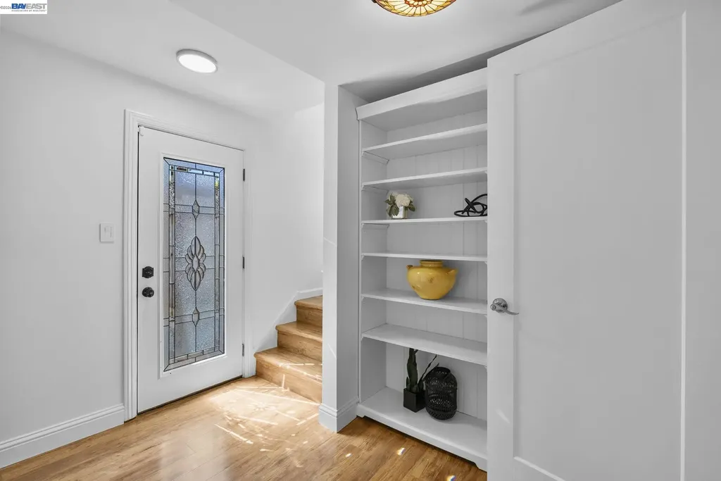 274 Staples Avenue San Francisco CA 94112