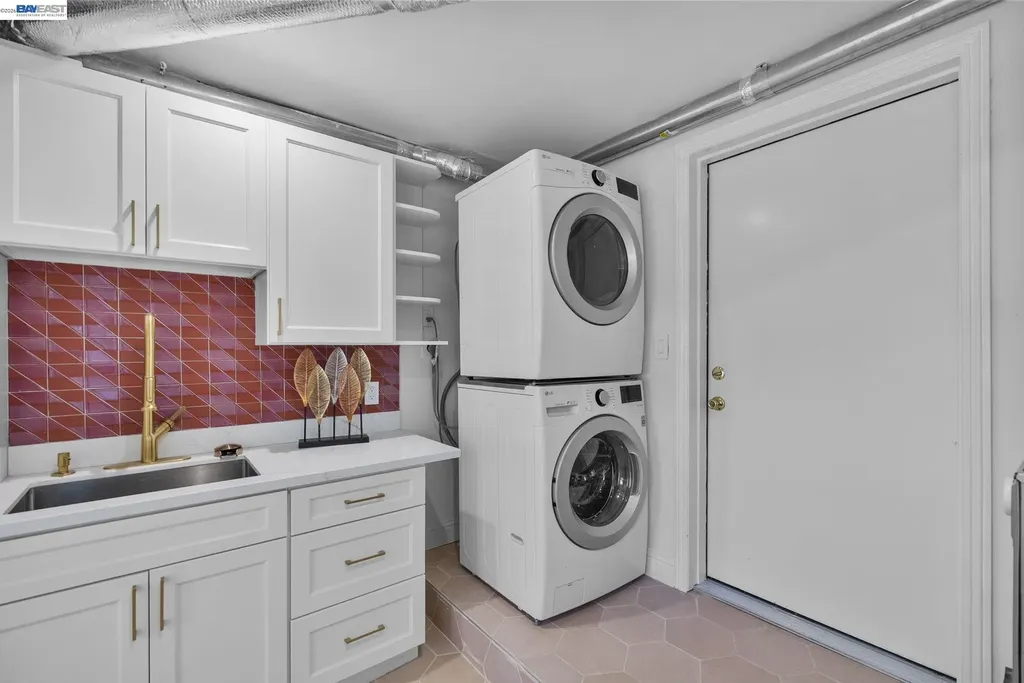 274 Staples Avenue San Francisco CA 94112