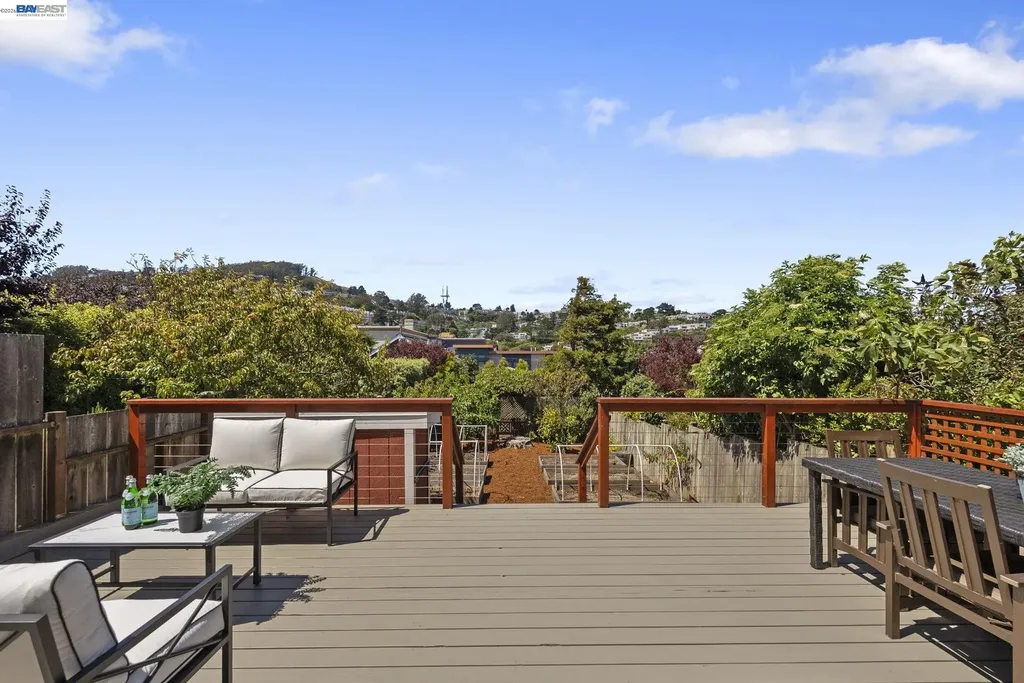274 Staples Avenue San Francisco CA 94112