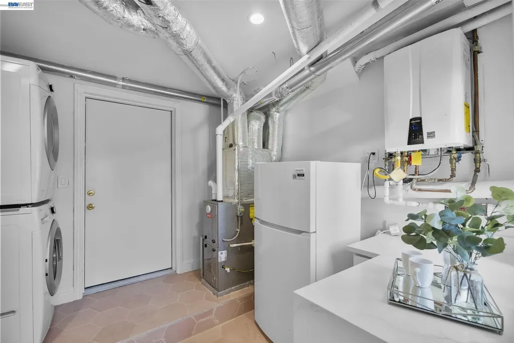 274 Staples Avenue San Francisco CA 94112
