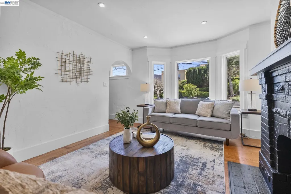 274 Staples Avenue San Francisco CA 94112