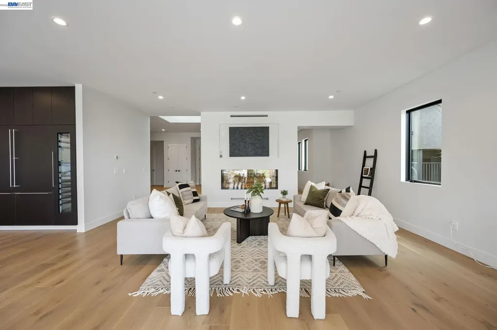 5883 Margarido Drive Oakland CA 94618