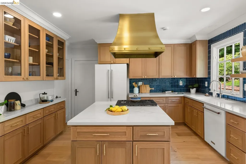 618 Mountain Boulevard Oakland CA 94611
