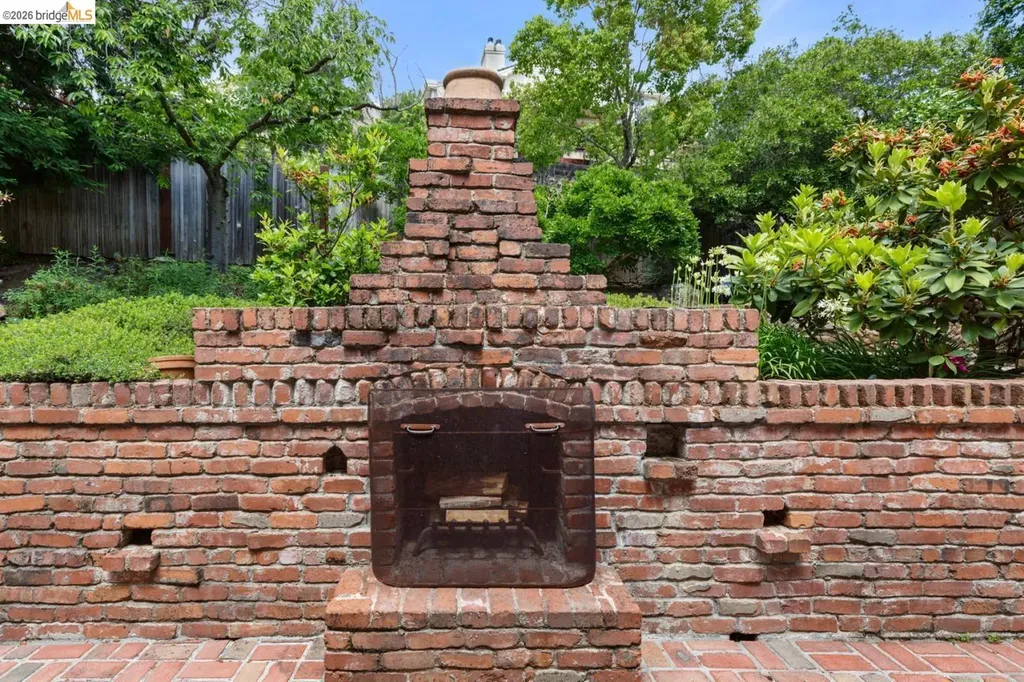 618 Mountain Boulevard Oakland CA 94611