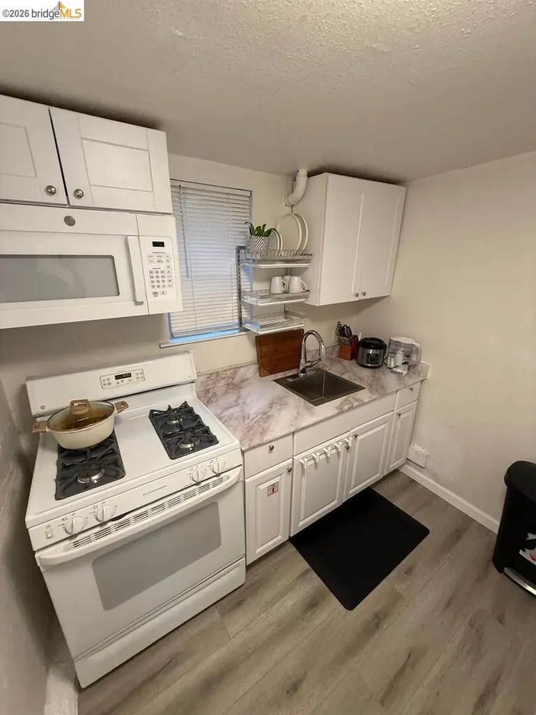 1242 88th Avenue Oakland CA 94621