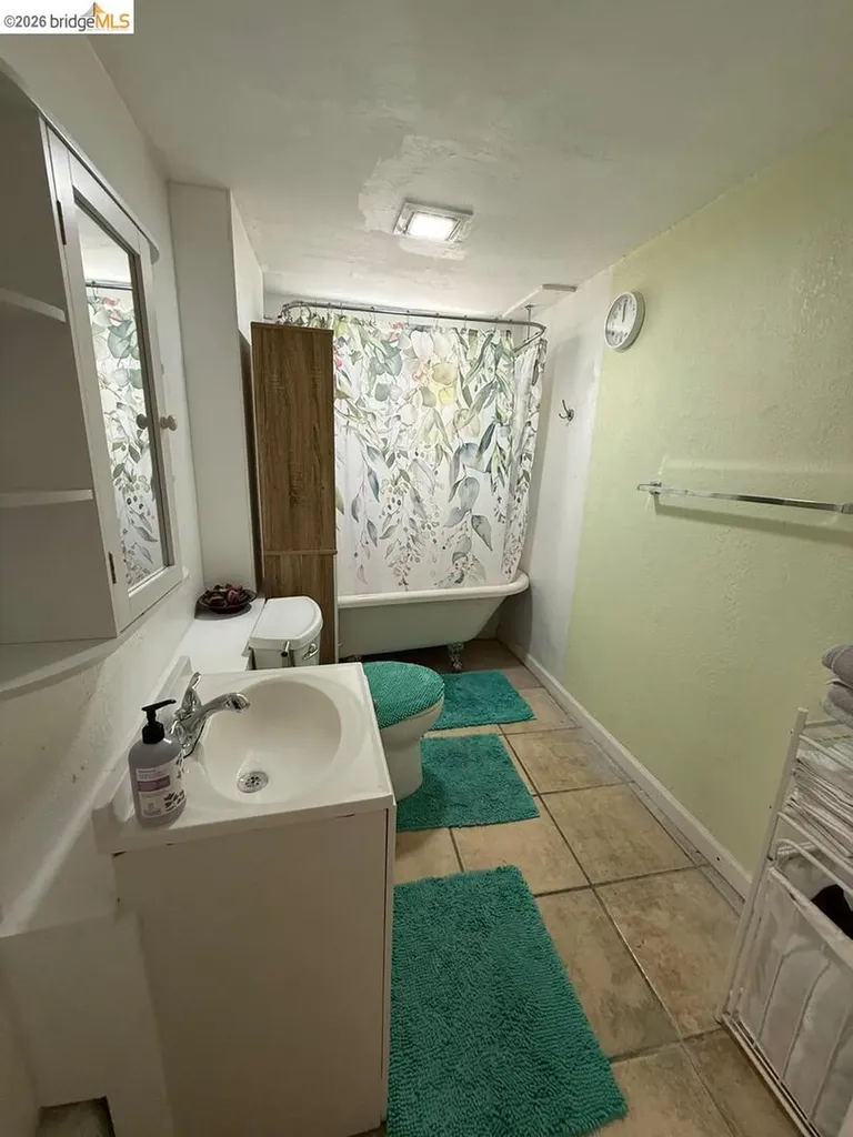 1242 88th Avenue Oakland CA 94621