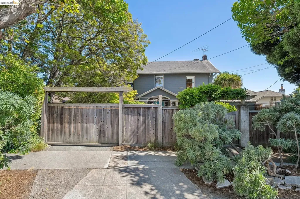 1994 Marin Avenue Berkeley CA 94707