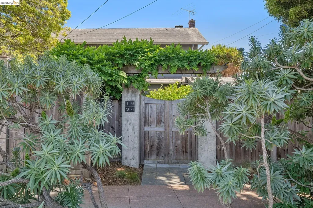 1994 Marin Avenue Berkeley CA 94707