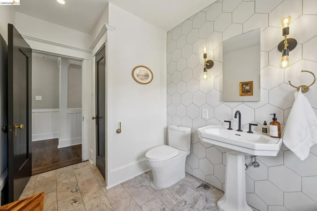 1994 Marin Avenue Berkeley CA 94707