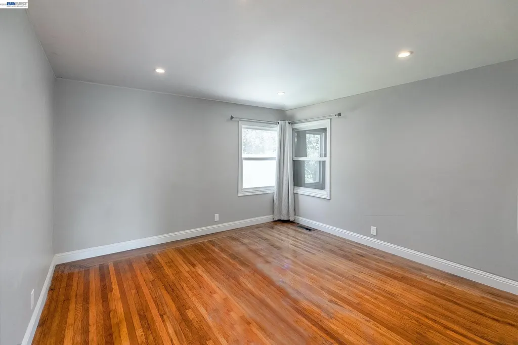 21835 Redwood Road Castro Valley CA 94546