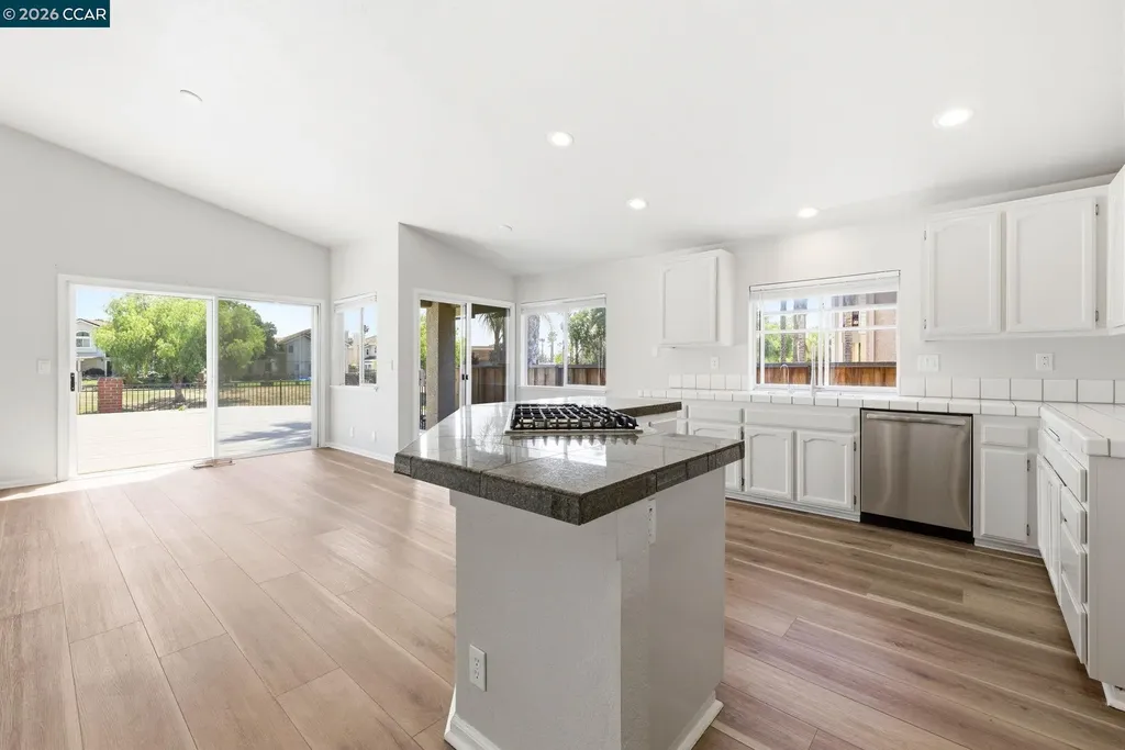 2219 Colonial Court Discovery Bay CA 94505