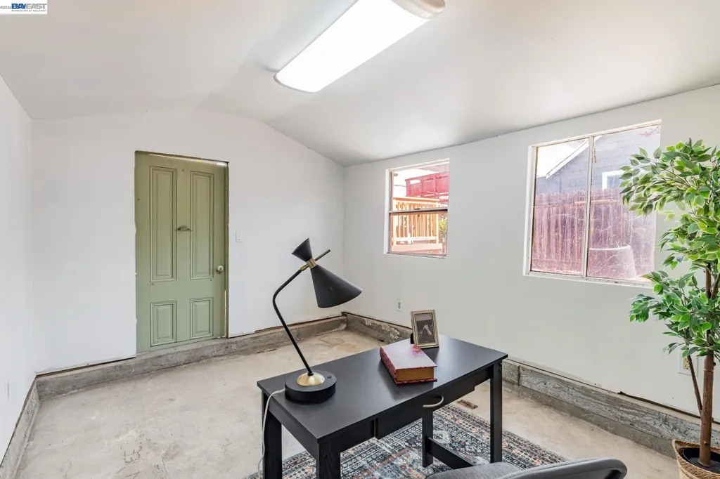 2720 Short Street Oakland CA 94619