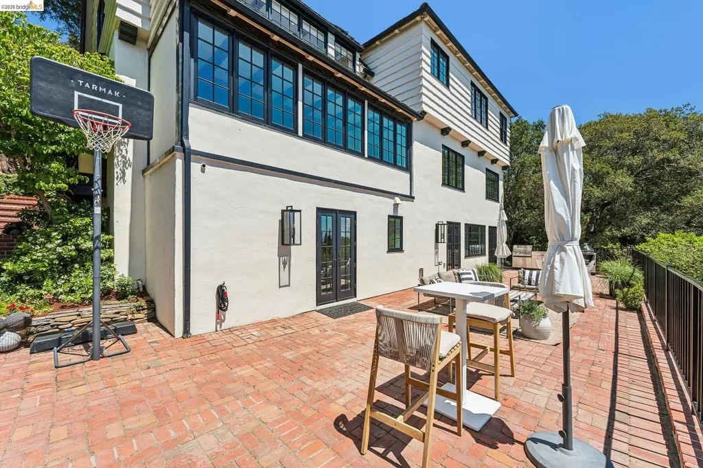 120 Somerset Road Piedmont CA 94611