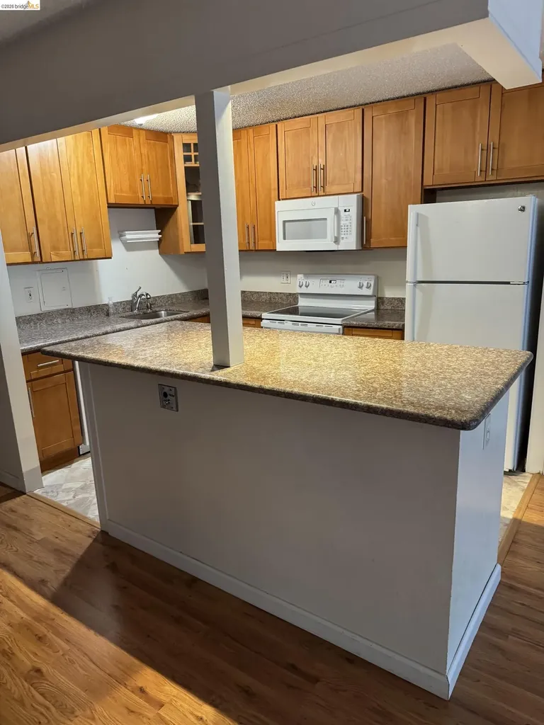 555 Pierce Street Albany CA 94706