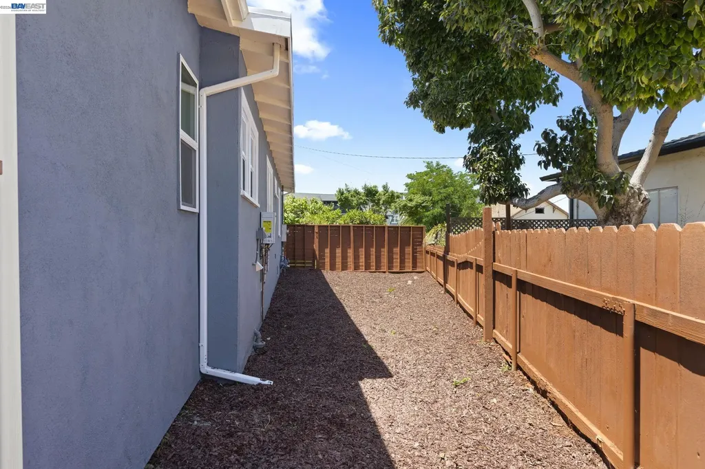 30806 Vallejo Street Union City CA 94587