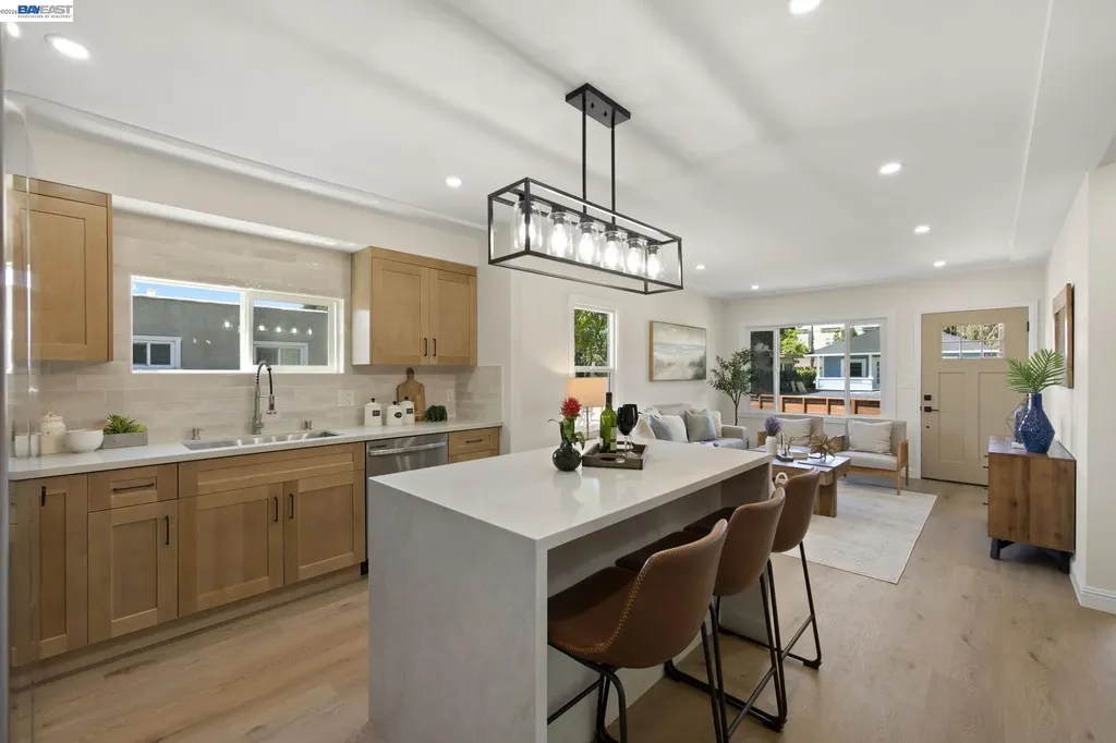 30806 Vallejo Street Union City CA 94587