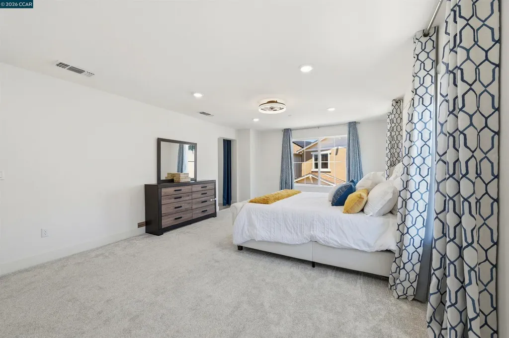 37352 Watersail Way Newark CA 94560