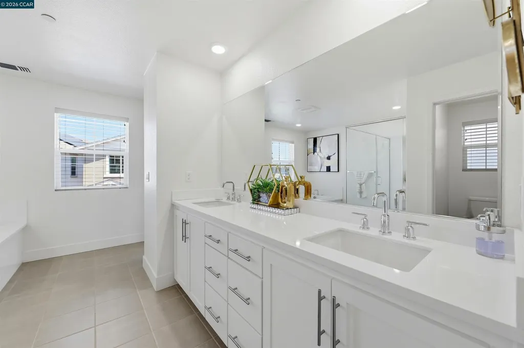 37352 Watersail Way Newark CA 94560