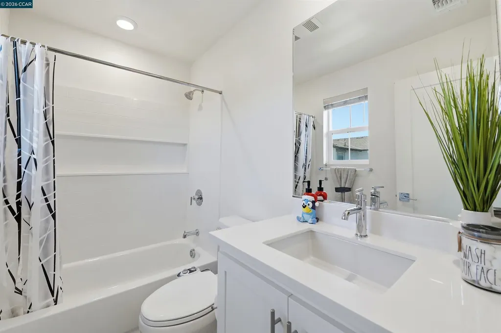 37352 Watersail Way Newark CA 94560
