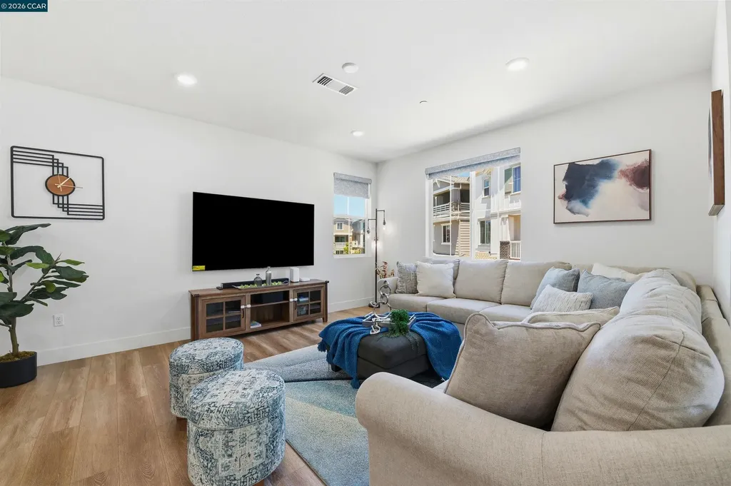 37352 Watersail Way Newark CA 94560