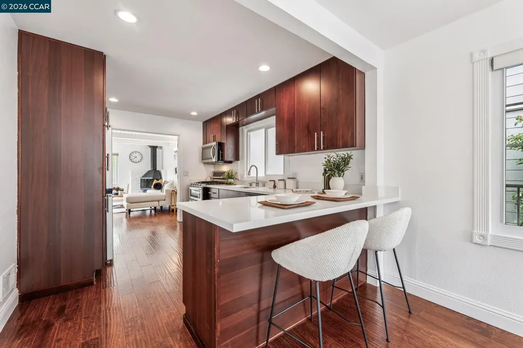 4037 Rusting Avenue Oakland CA 94605