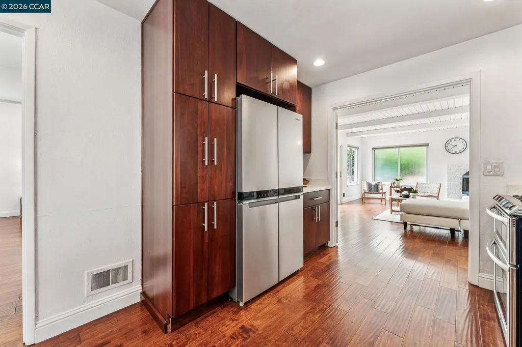 4037 Rusting Avenue Oakland CA 94605
