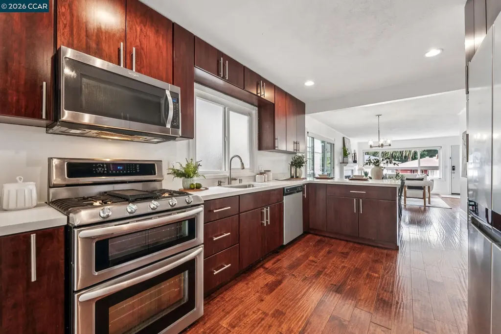 4037 Rusting Avenue Oakland CA 94605