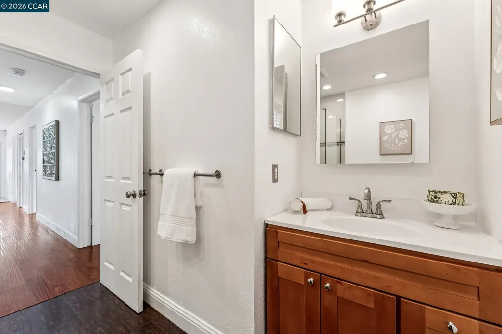4037 Rusting Avenue Oakland CA 94605