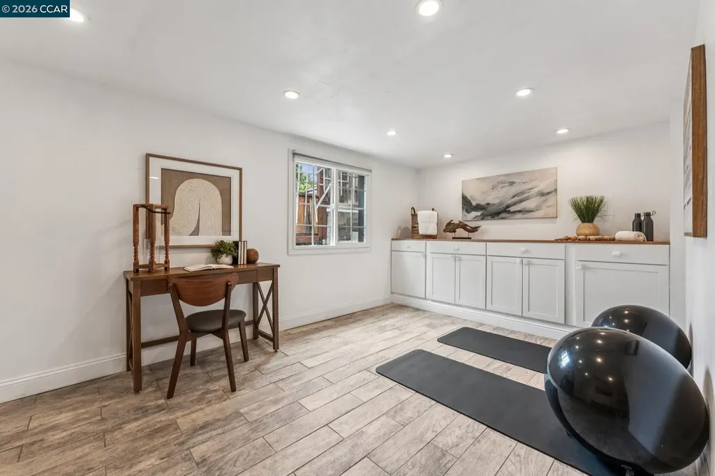 4037 Rusting Avenue Oakland CA 94605
