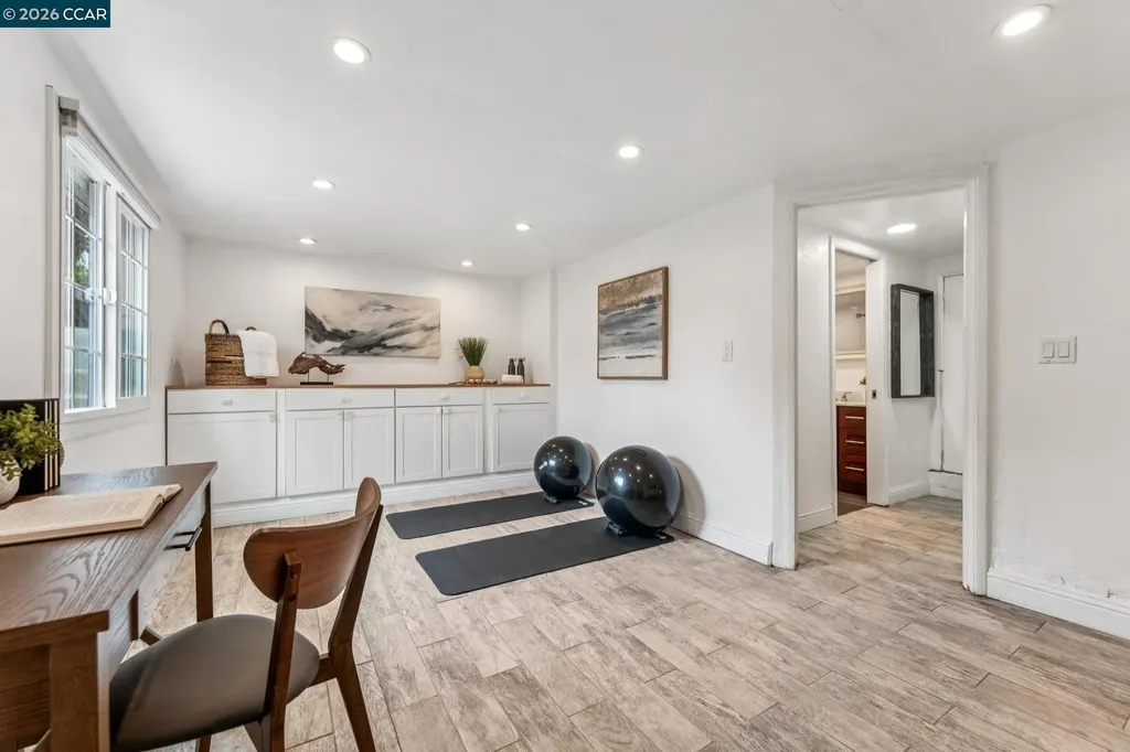4037 Rusting Avenue Oakland CA 94605