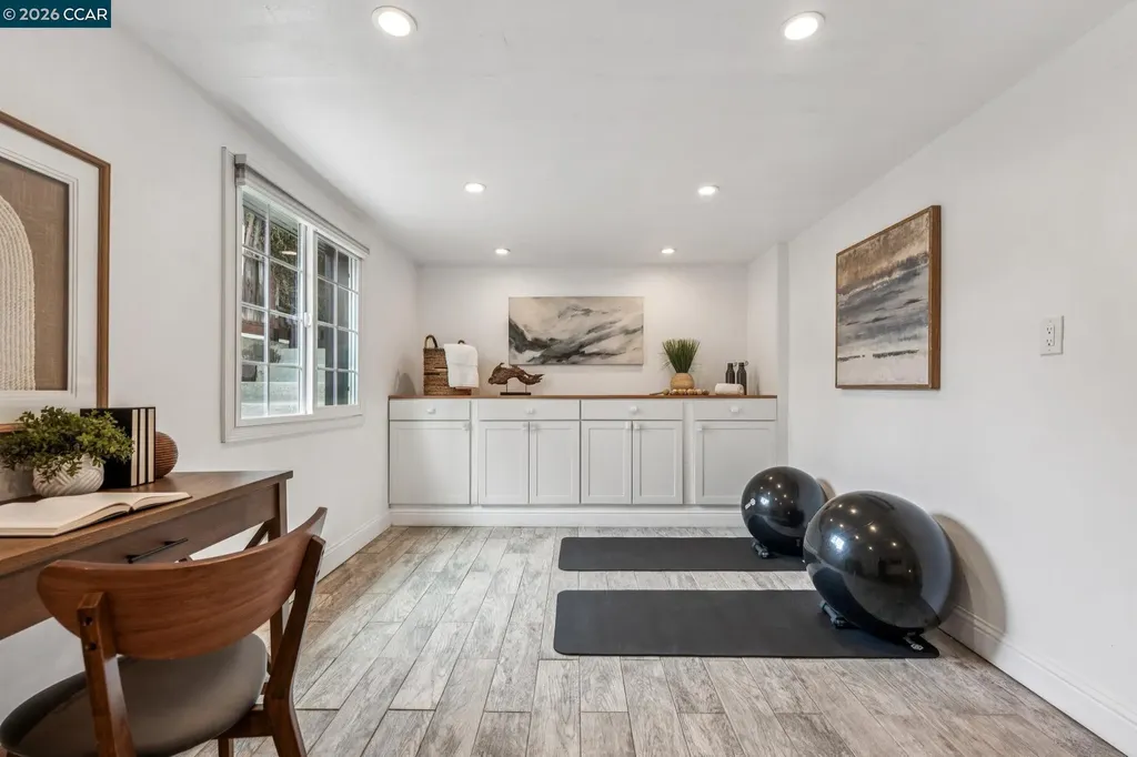 4037 Rusting Avenue Oakland CA 94605
