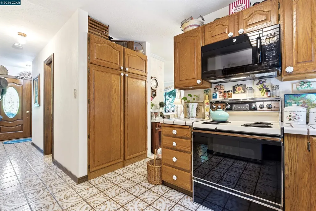 407 Country Club Lane Napa CA 94558
