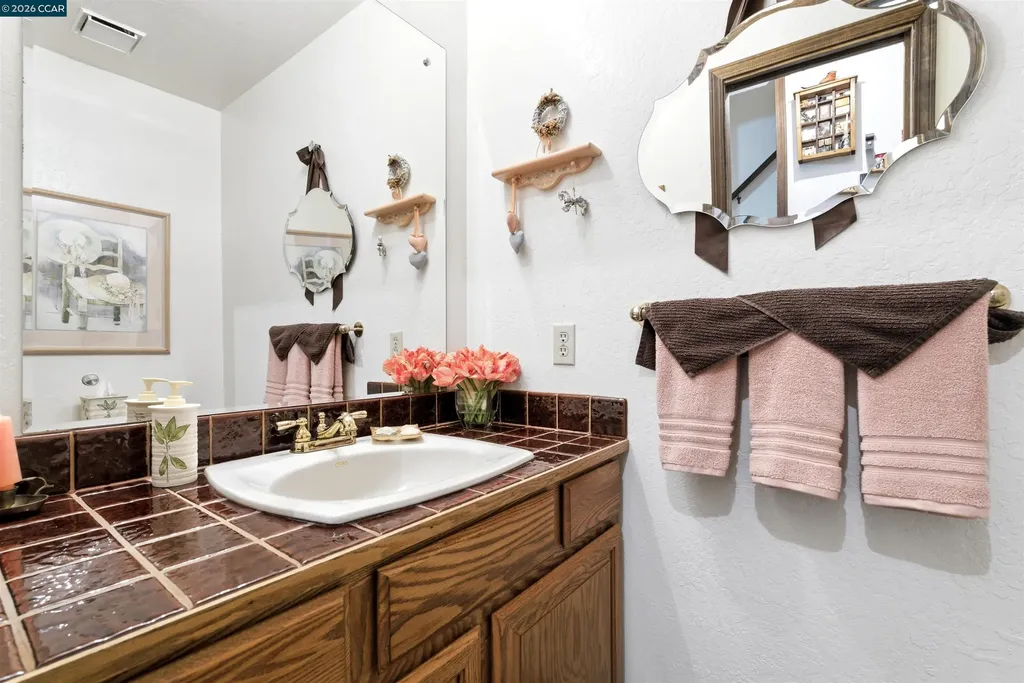 407 Country Club Lane Napa CA 94558