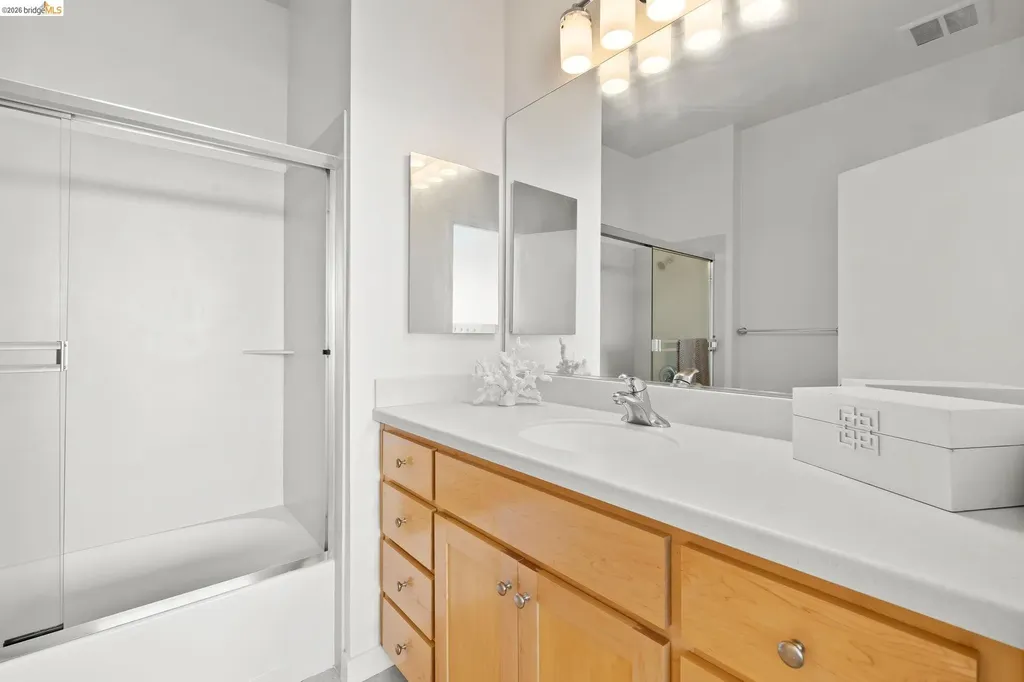 1780 12th Street Oakland CA 94607