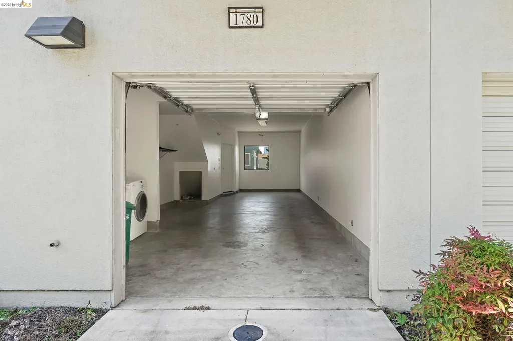 1780 12th Street Oakland CA 94607