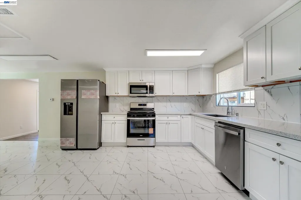 6225 Harmon Avenue Oakland CA 94621