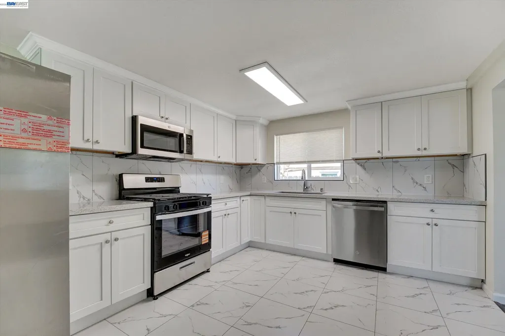 6225 Harmon Avenue Oakland CA 94621